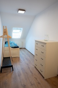 Chalupa s baz�nem - ��slav - Kutn� Hora