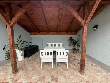 Chalupa s baz�nem - ��slav - Kutn� Hora