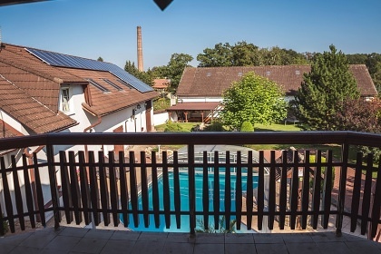 Chalupa s baz�nem - ��slav - Kutn� Hora