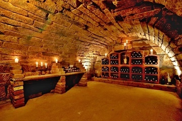 Chalupa a vinn sklep - Broumovsk stny