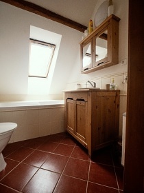 Chalupa a vinn sklep - Broumovsk stny