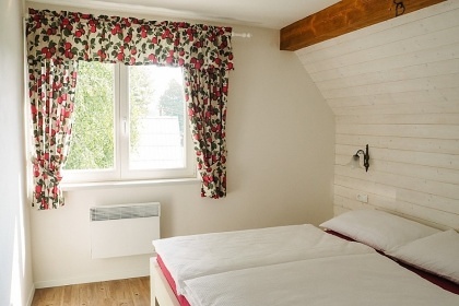 Chata Javorn�ky - Vala�sko - cyklostezka Be�va