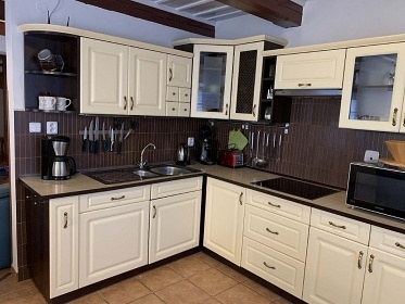 Chalupa s baz�nem - Dv�r Kr�lov� nad Labem