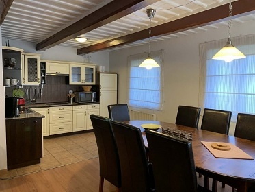 Chalupa s baz�nem - Dv�r Kr�lov� nad Labem