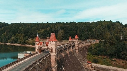 Chalupa s bazénem Nemojov - Starobucké Debrné