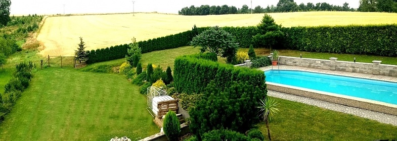 Vila Glassberg - bazén a hřiště - Hněvošice