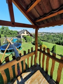 Vila Glassberg - bazén a hřiště - Hněvošice