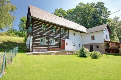 Stylov� chalupa a koupac� sud - Trosky - �esk� r�j