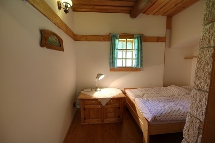 Stylov� chalupa a koupac� sud - Trosky - �esk� r�j