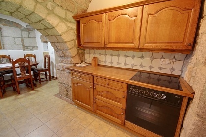 Stylov� chalupa a koupac� sud - Trosky - �esk� r�j