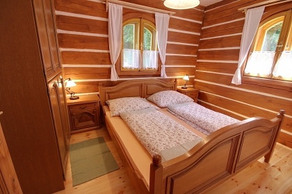 Stylov� chalupa a koupac� sud - Trosky - �esk� r�j