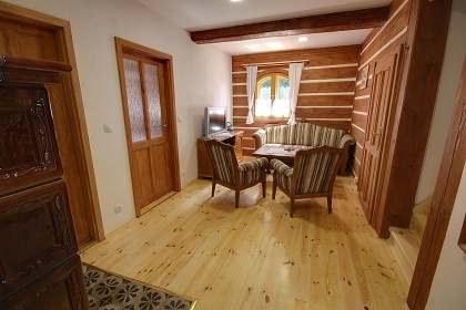 Stylov� chalupa a koupac� sud - Trosky - �esk� r�j