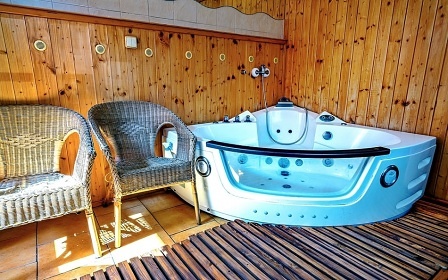 Chalupa Žďárské vrchy - apartmány, bazén a wellness