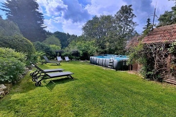 Chalupa s baz�nem - Park Mon�nec - Zoo V�trovy