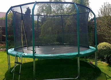 Chalupa s baz�nem - Park Mon�nec - Zoo V�trovy