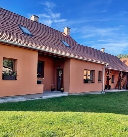 Chalupa samota u Bechyn� - oblast Toulava