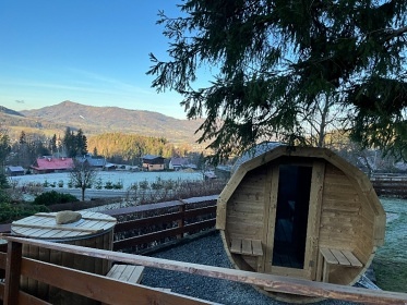 Chata u koupali�t� - Satinsk� vodop�dy - Lys� hora