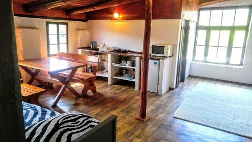Chata a apartmány s bazénem - Křivoklátsko