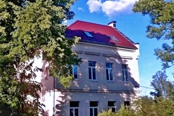 D�m u �eky Oh�e - hrad Hazmburk - Louny