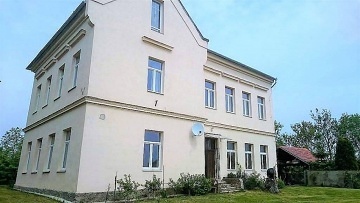 D�m u �eky Oh�e - hrad Hazmburk - Louny