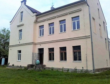 D�m u �eky Oh�e - hrad Hazmburk - Louny