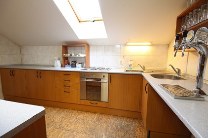 Chata a h�i�t� - Jizersk� hory a Krkono�e