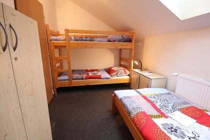 Chata a h�i�t� - Jizersk� hory a Krkono�e