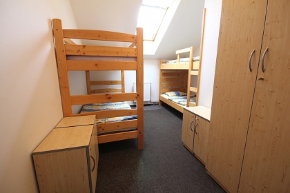 Chata a h�i�t� - Jizersk� hory a Krkono�e