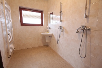 Chata a h�i�t� - Jizersk� hory a Krkono�e