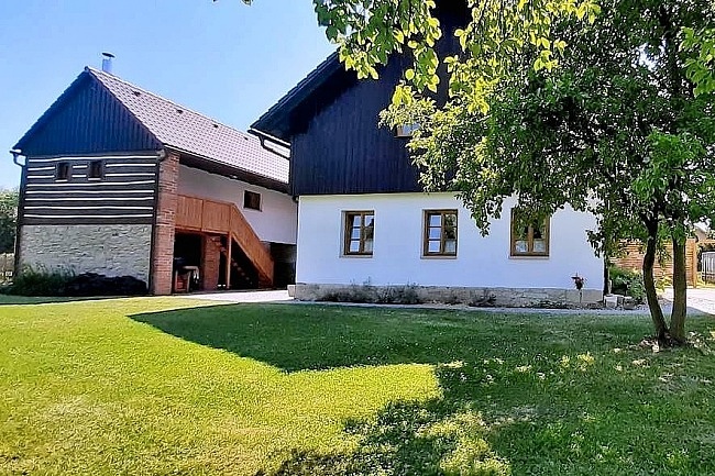 Chalupa a baz�n - Toulcovy Ma�tale - ���rsk� vrchy