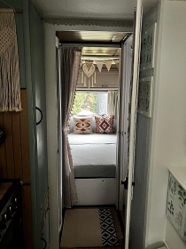 Glamping Karavan u Konopi�t� - Bene�ov