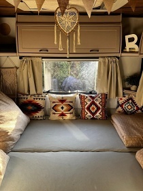 Glamping Karavan u Konopi�t� - Bene�ov