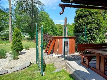 Chalupa U řeky - Velká Štáhle - koupací sud