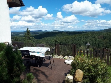 Chata s v�hledem - M�ch�v kraj - hrad Bezd�z