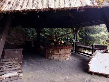 Chata u lesa - Kl�noveck� potok - Kru�n� hory