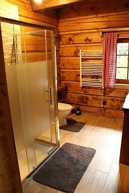 Rouben chalupa a bazn - Bystice nad Perntejnem