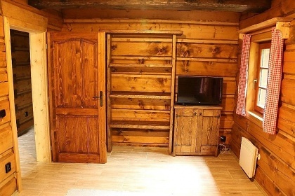 Rouben chalupa a bazn - Bystice nad Perntejnem