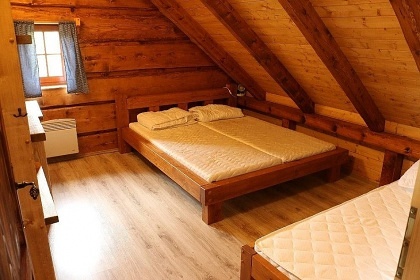 Rouben chalupa a bazn - Bystice nad Perntejnem