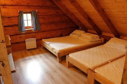 Rouben chalupa a bazn - Bystice nad Perntejnem