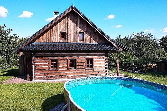 Rouben chalupa a bazn - Bystice nad Perntejnem