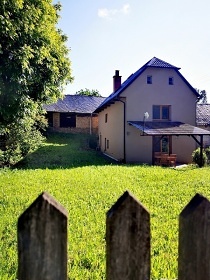 Chalupa u Bouzova - hrad Bouzov - Bezděkov