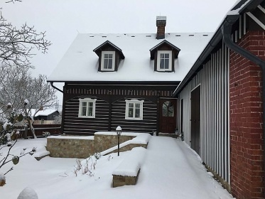 Chalupa kachlov� kamna a sauna - Je�t�d - �esk� Dub