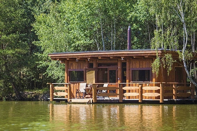 Glamping na vodě s wellness - Jindřichohradecko