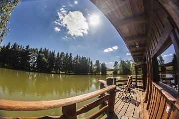 Glamping na vod s wellness - Jindichohradecko