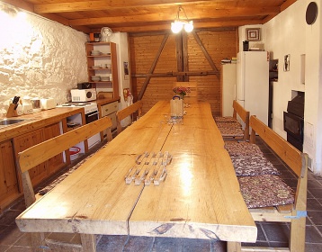 Selsk� chalupa s baz�nem - hrad Helfenburk