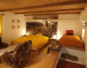 Selsk� chalupa s baz�nem - hrad Helfenburk