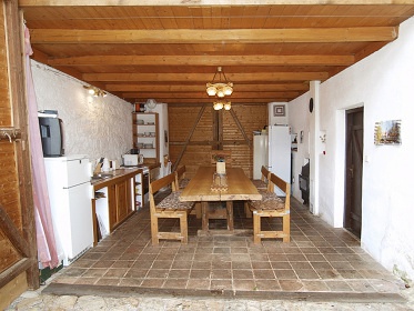 Selsk� chalupa s baz�nem - hrad Helfenburk