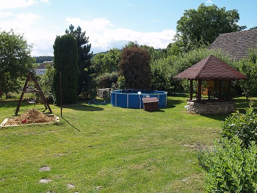 Selsk� chalupa s baz�nem - hrad Helfenburk