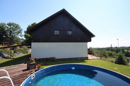 Rouben� chalupa s baz�nem - CHKO Orlick� hory