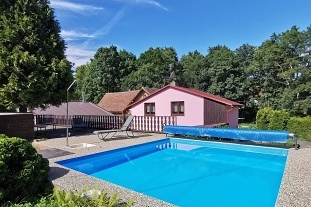 Nový objekt: Chata s bazénem - Panská skála - Slunečná